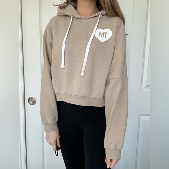 Kiloh + Co. Cropped Hoodie - Picture 3 of 5